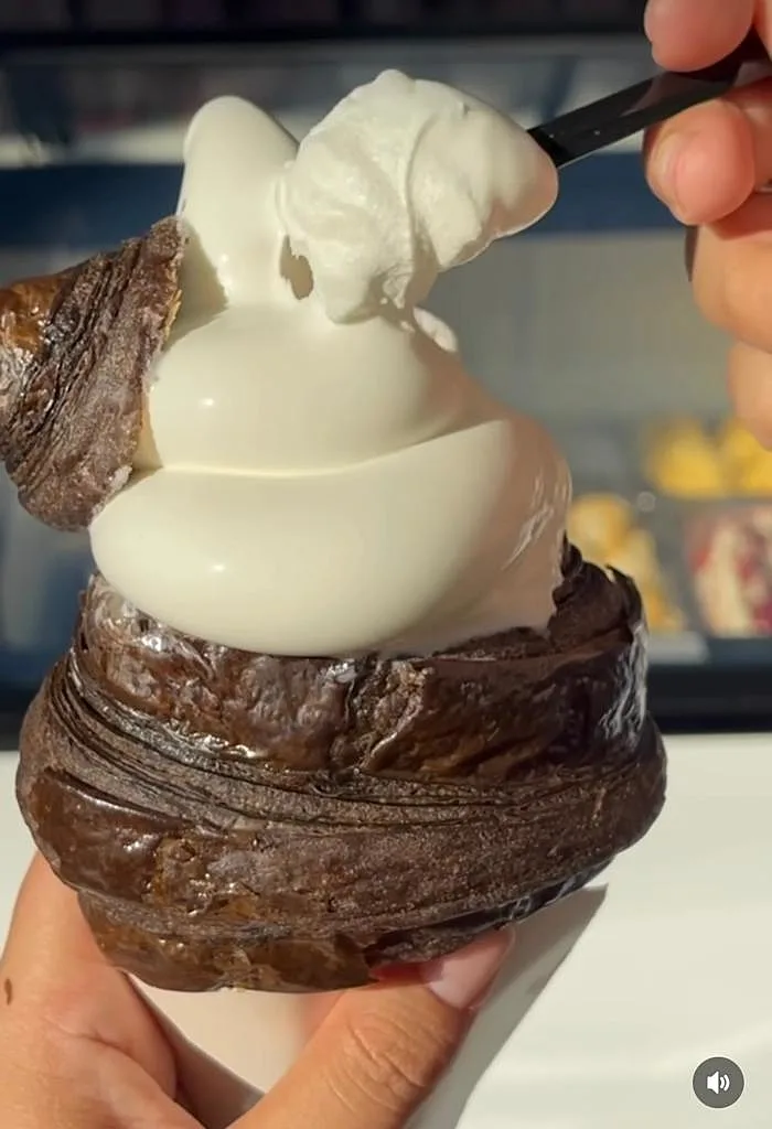 קרואסון גלידה