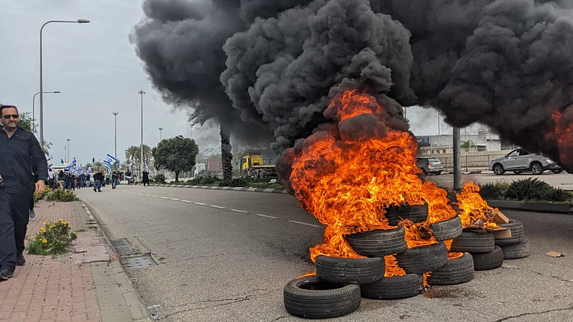 צמיגים מובערים בנמל אשדוד