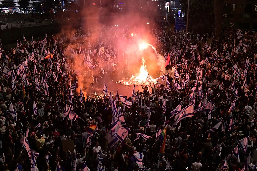 הפגנה, מפגינים חוסמים את איילון בלילה שאחרי פיטורי גלנט