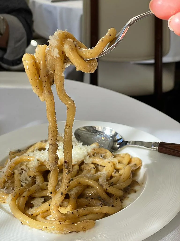 עסקית באלנה