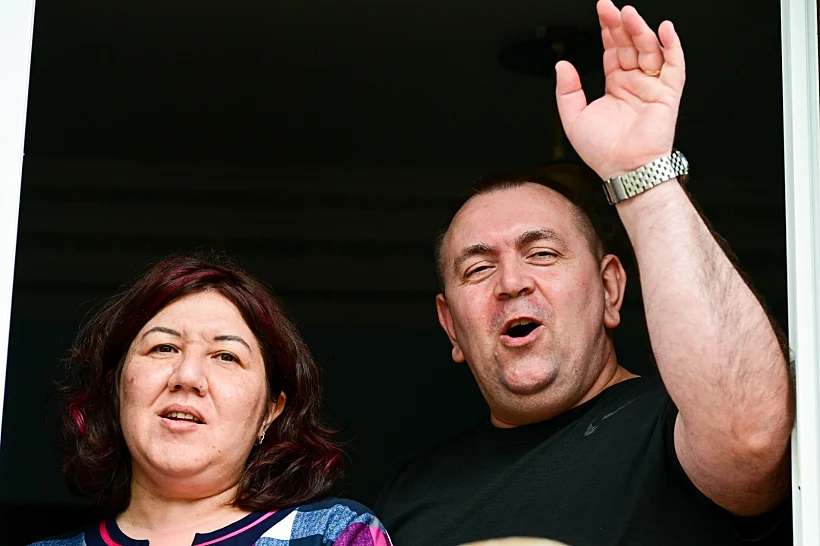 רומן ואולגה זדורוב בביתם, אחרי הכרעת הדין