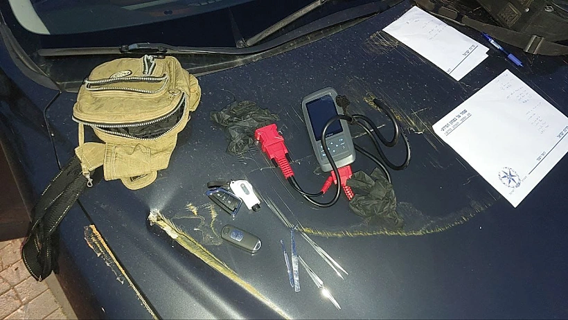 הראיות שנמצאו במכונית