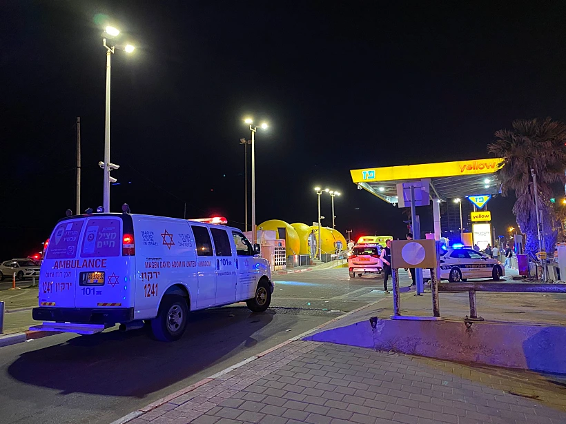 זירת הפיגוע בטיילת תל אביב, קויפמן, אמבולנס בת''א, אמבולנס בטיילת, אמבולנס בים