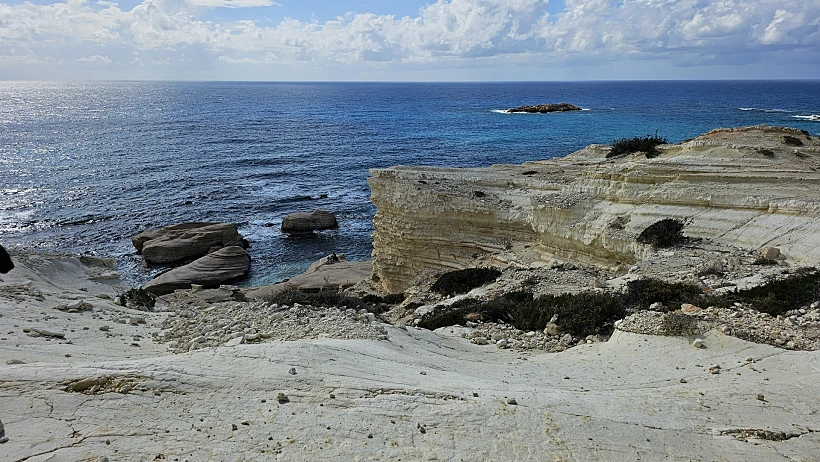 הצוקים הלבנים פאפוס