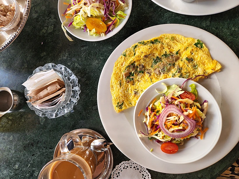 בית הקפה מאייר ארוחת בוקר