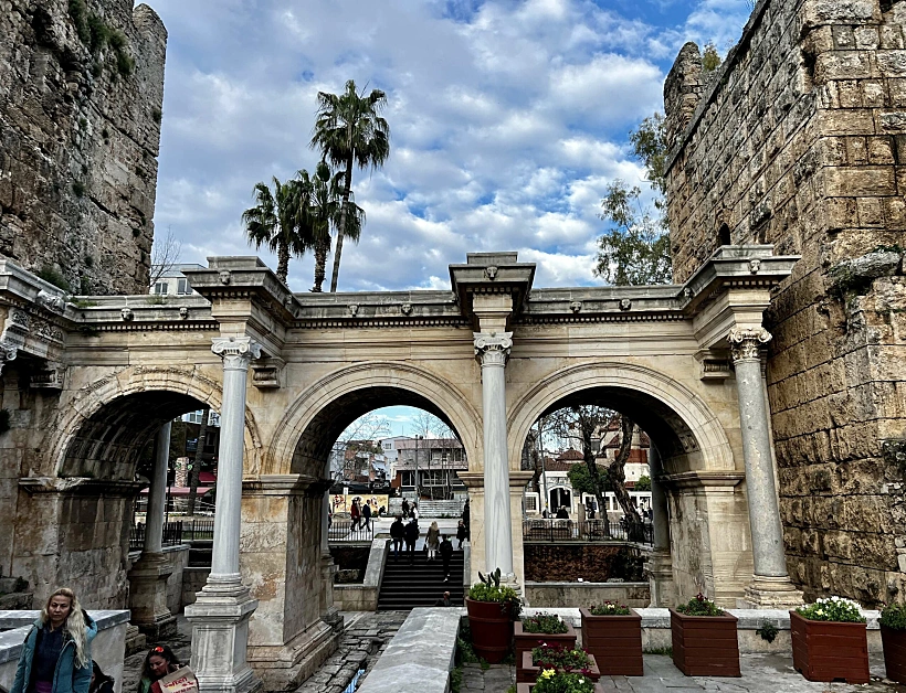 שער אדריאנוס אנטליה