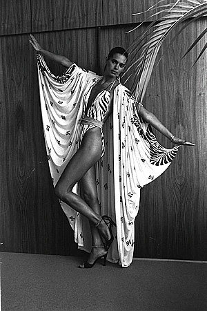 תמי בן עמי מדגמנת גוטקס, 1980