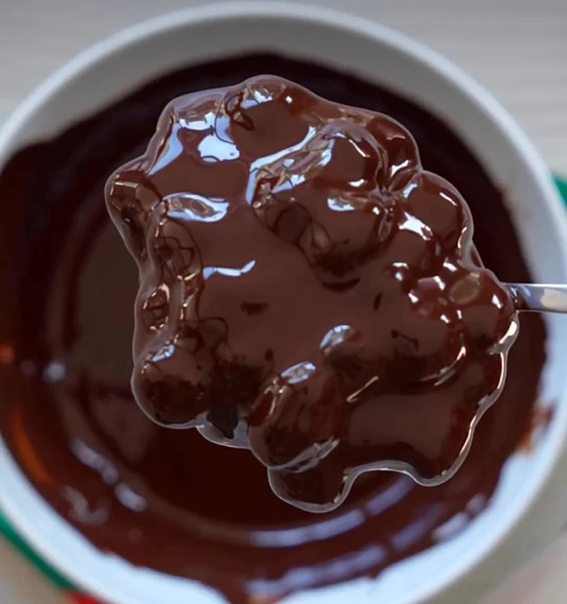 קינוח אוכמניות, יוגורט ושוקולד