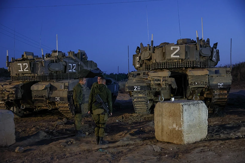טנקים צה''ליים בגבול הרצועה הערב