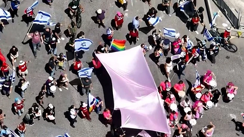 מפגינים במחלף השלום