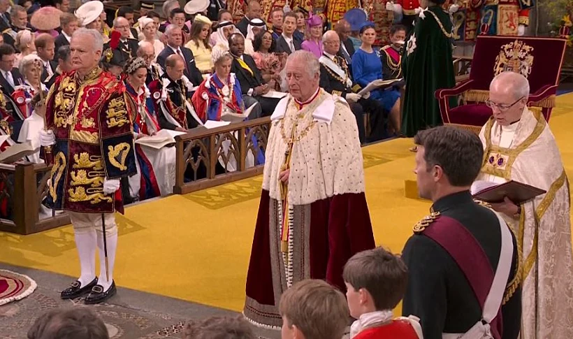 המלך צ'ארלס בטקס ההכתרה