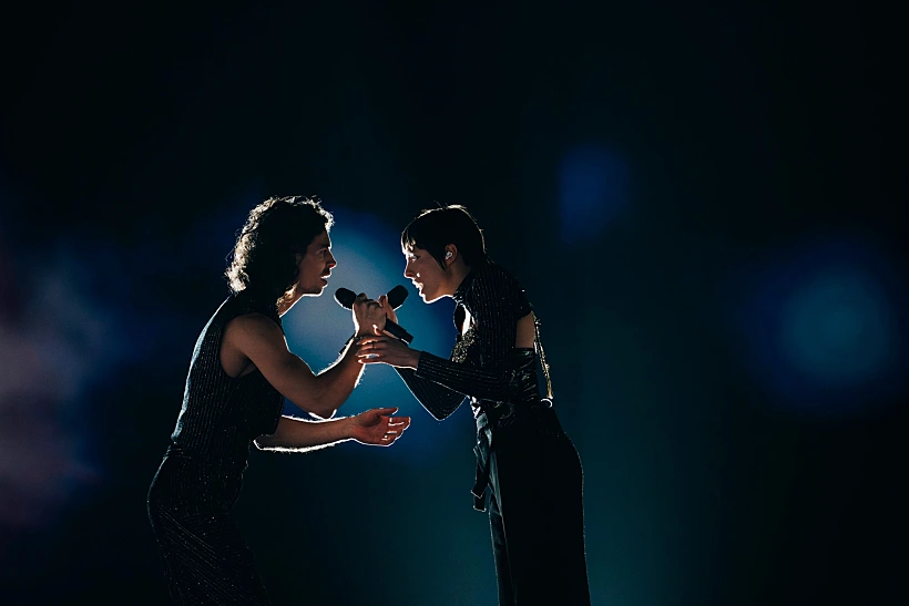 הולנד - מיה ניקולאי ודיון קופר