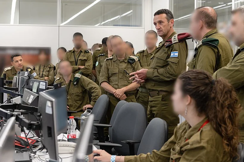 הרמטכ''ל הרצי הלוי בבסיס אמ''ן בדרום בעת סיכול איאד אל-חוסני