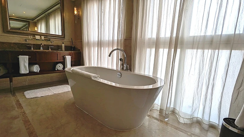 חדר במלון וולדורף אסטוריה