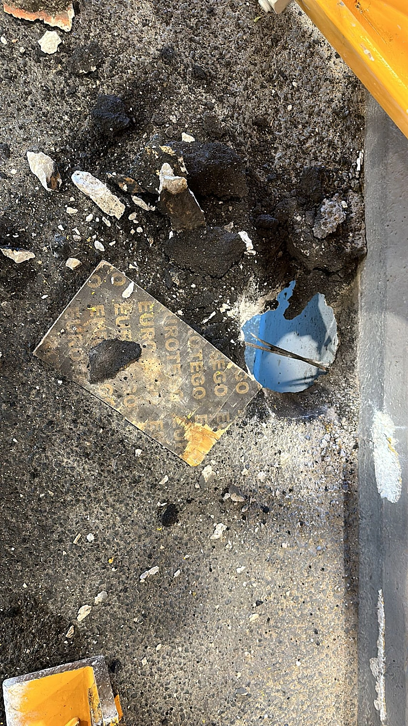 הנזק שנגרם בגשר כיכר אתרים בת''א