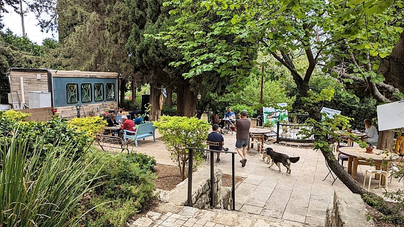 עגלת קפה ''החלוצים'',