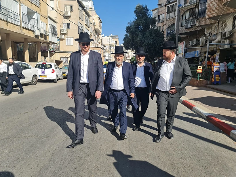 ח''כ משה גפני בהלוויית הרב אדלשטיין