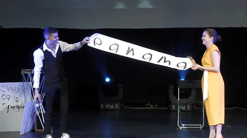 נבו אבוטבול ושרת החוץ של פנמה