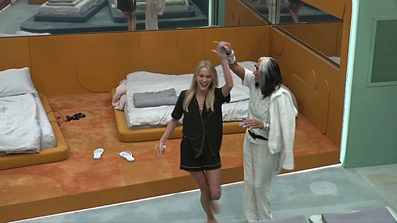 האח הגדול עונה 5- אתי, ניקול