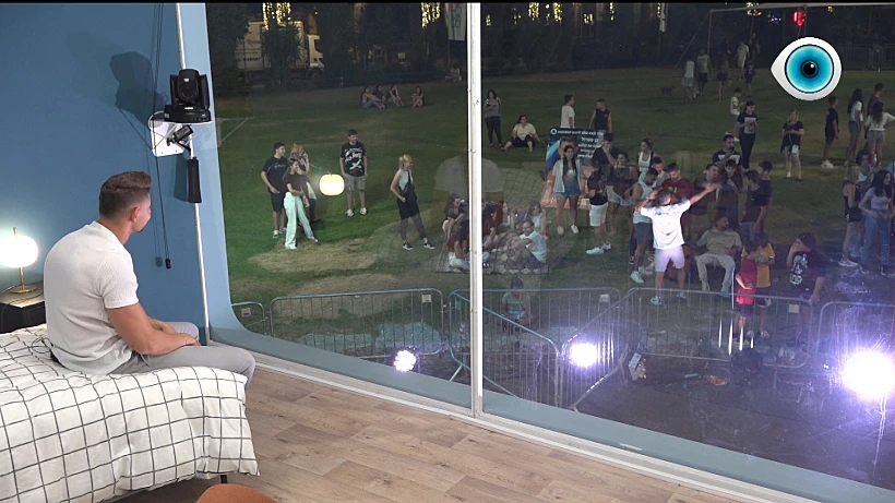 בן מתרגש מהאנשים, השלט הגדול האח הגדול עונה 5