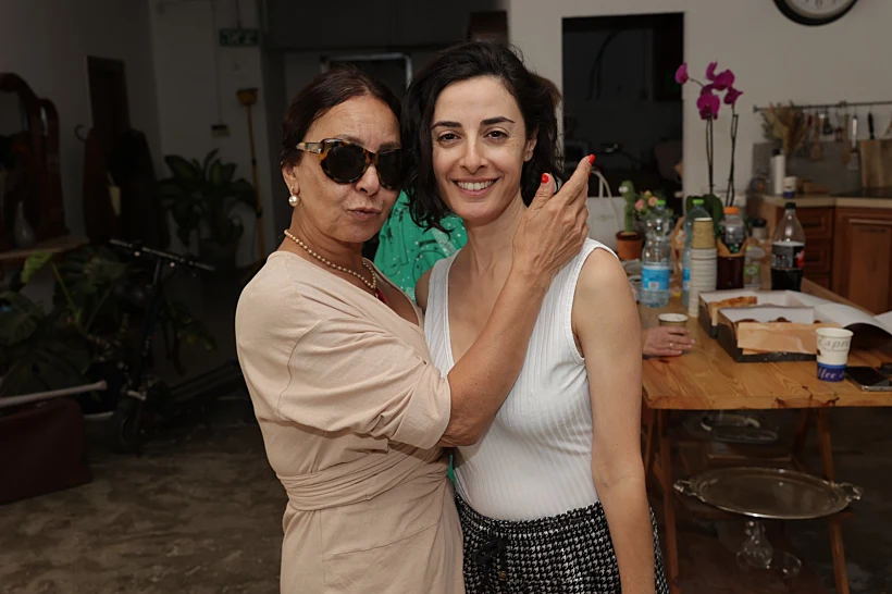 יפית אסולין ואוולין הגואל, סוף העולם שמאלה