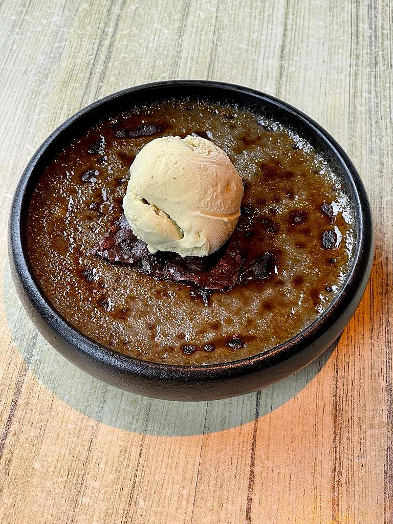 קרם ברולה שחור, צפרירים 1