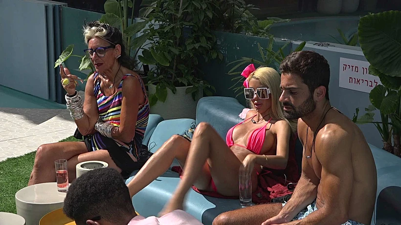 האח הגדול עונה 5, גיא, סתיו ואתי