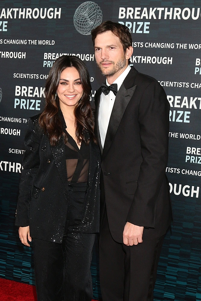 אשטון קוצ'ר ומילה קוניס