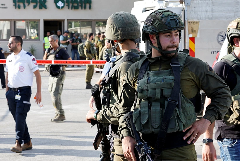 חיילי צה''ל בזירת הפיגוע בעלי