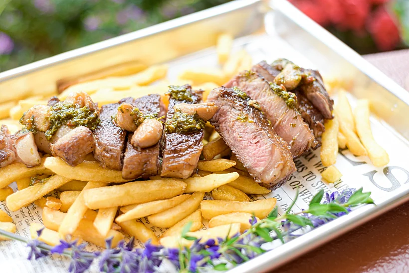 ברגר, סטייק אנד צ'יפס