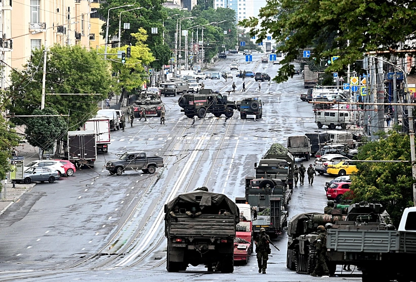טנקים ברחובות רוסטוב רוסיה