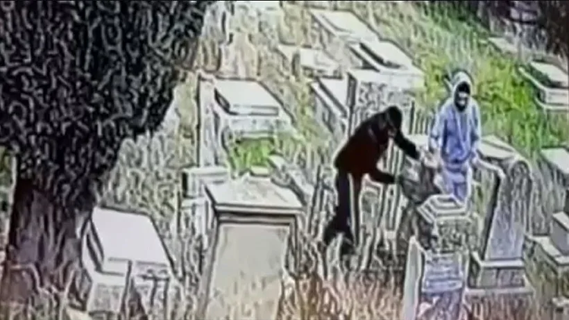 השחתת בית עלמין נוצרי בירושלים