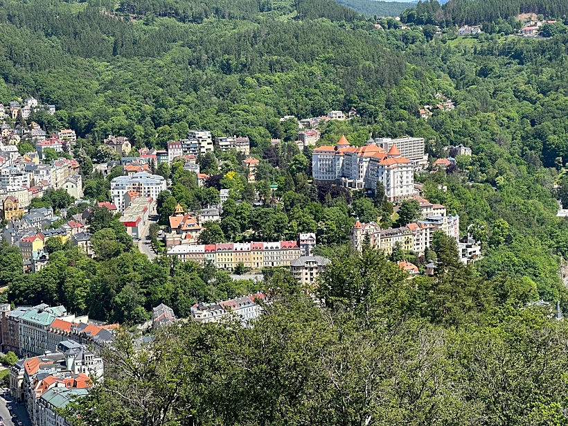 הנוף ממגדל דיאנה - קרלובי וארי