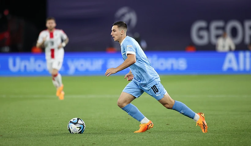 אוסקר גלוך בפעולה