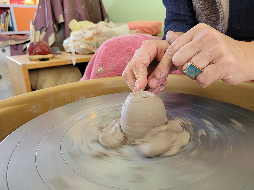 סיפור בחומר טבעון