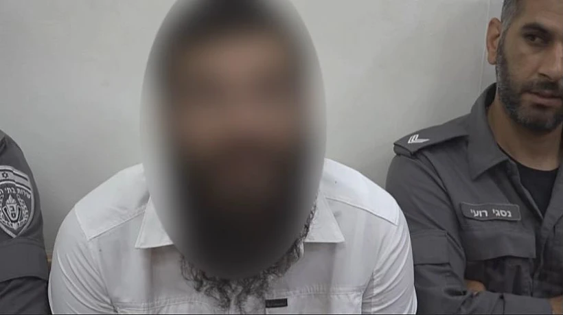 החשוד בהנחת מכתב האיום נגד רה''מ על קבר יוני נתניהו, הבוקר בבית המשפט