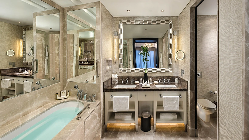 ״היכל רחצה״ במלון קמינסקי דובאי