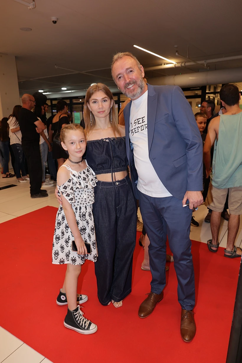 שלום אסייג, אשתו מריאנה ובתם מאיה