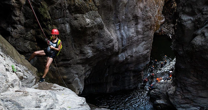 טיולי סנפלינג בנקיק השחור