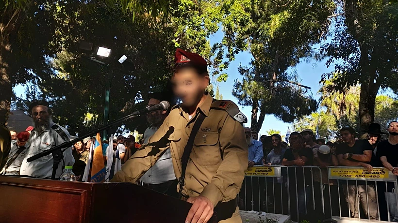 מפקד הצוות של דוד יצחק, סגן ש'