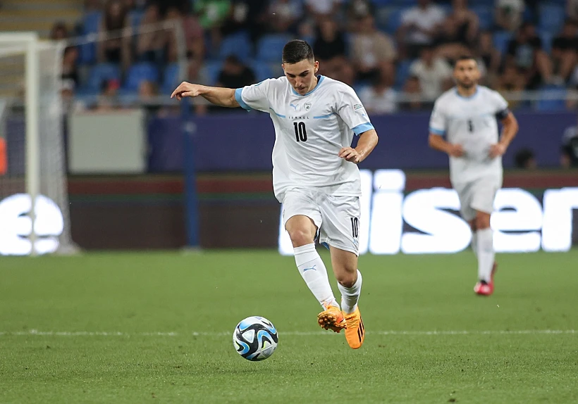 אוסקר גלוך בפעולה