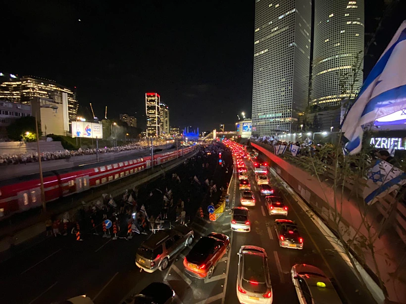 פקק תנועה באיילון דרום בגלל המחאות