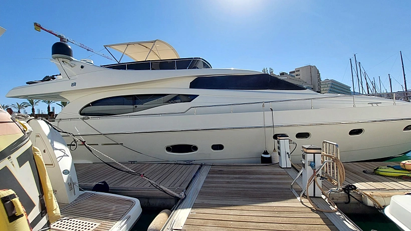 שייט ביאכטה בים האדום