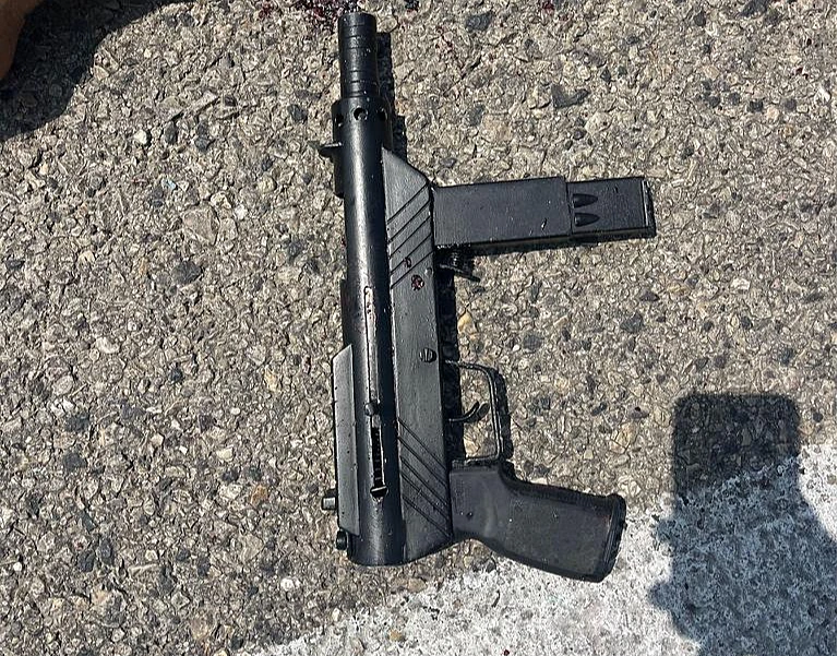 הנשק שנמצא ברשות המחבל, נווה צוף, בנימין