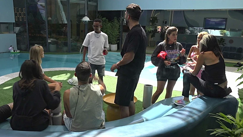 האח הגדול. אתי, סתיו, אורי, ספיר, אברהם, שניר, שי ובן