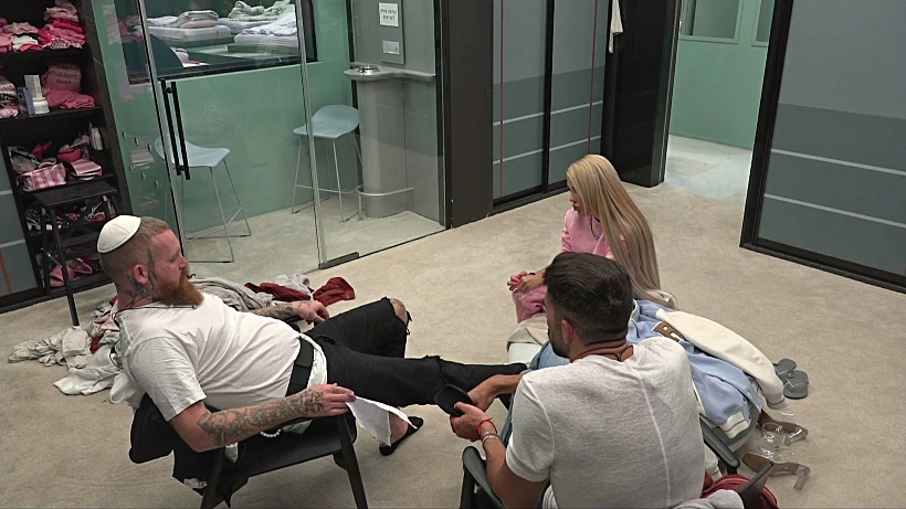 סתיו, בן, אורי, האח הגדול