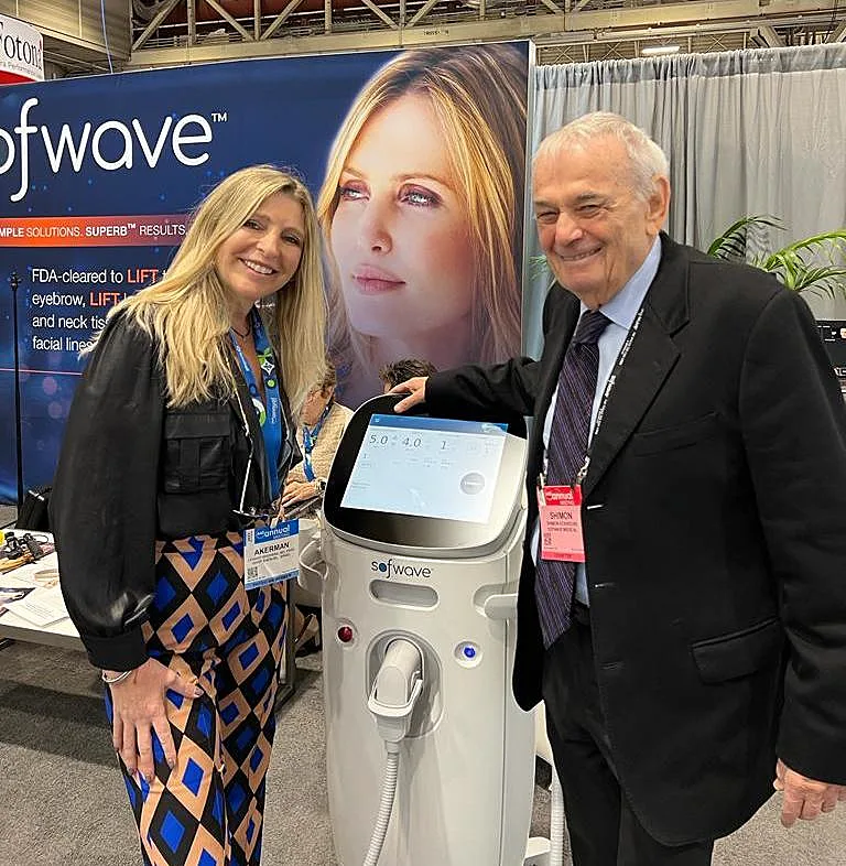 ד''ר שמעון אקהויז ממציא המכשיר סופוויב עם דוקטור להבית אקרמן