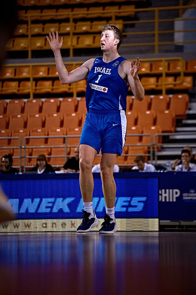 דני וולף חוגג