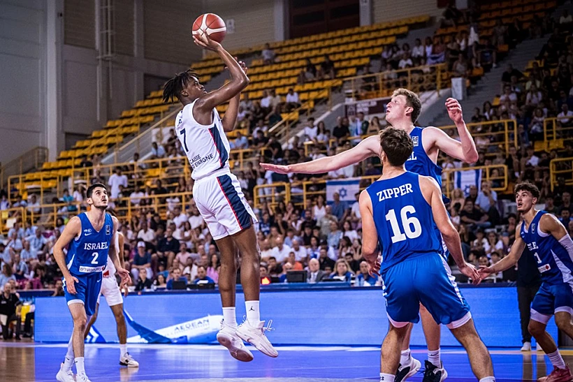 שחקן נבחרת צרפת בהתקפה