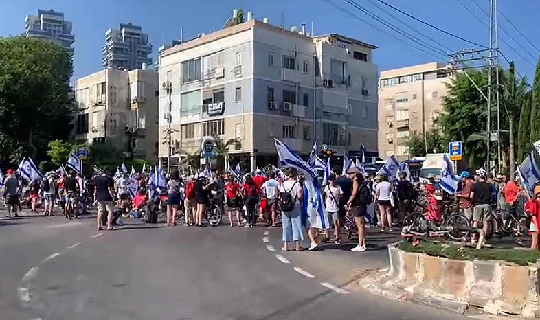 חסימה בדרך נמיר